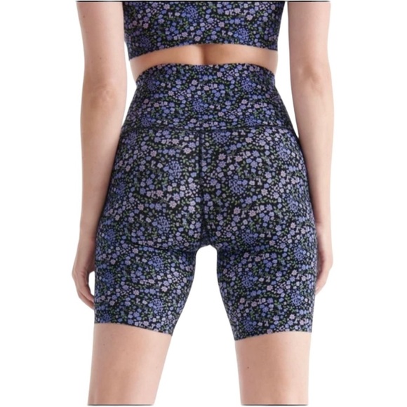 KNIX HiTouch Compression High Rise Biker Essential Shorts 7.5” in garden daze - Picture 2 of 7